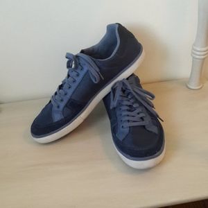 Mens Penguin Brand" Rave "shoes size 11. 1/2